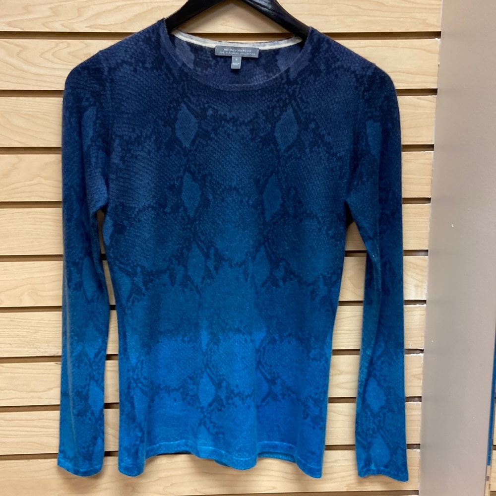 Neman Marcus Cashmere Sweater Size Small